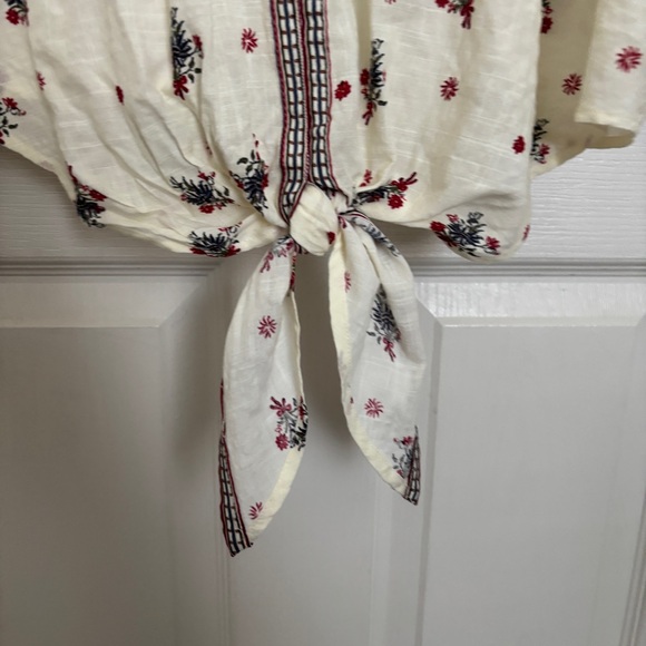 Max Studio Floral Cream Tie-Front Blouse Size Large - Picture 6 of 8